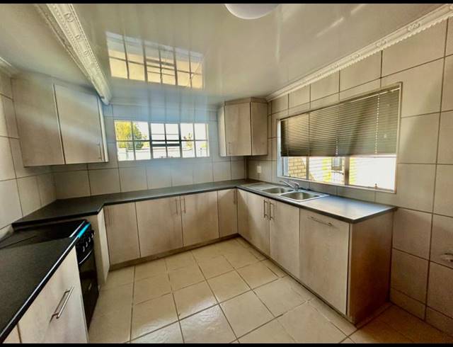 4 BEDROOM HOUSE FOR SALE IN VANDERBIJLPARK SW 1